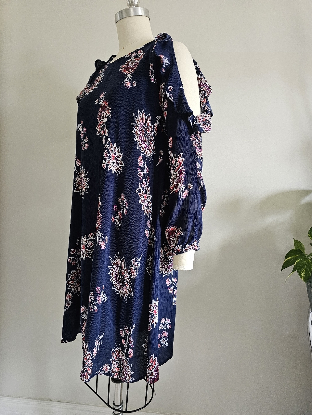 OLD NAVY boho style cold shoulder swing dress with ruffles and long sleeves - Picture 5 of 11